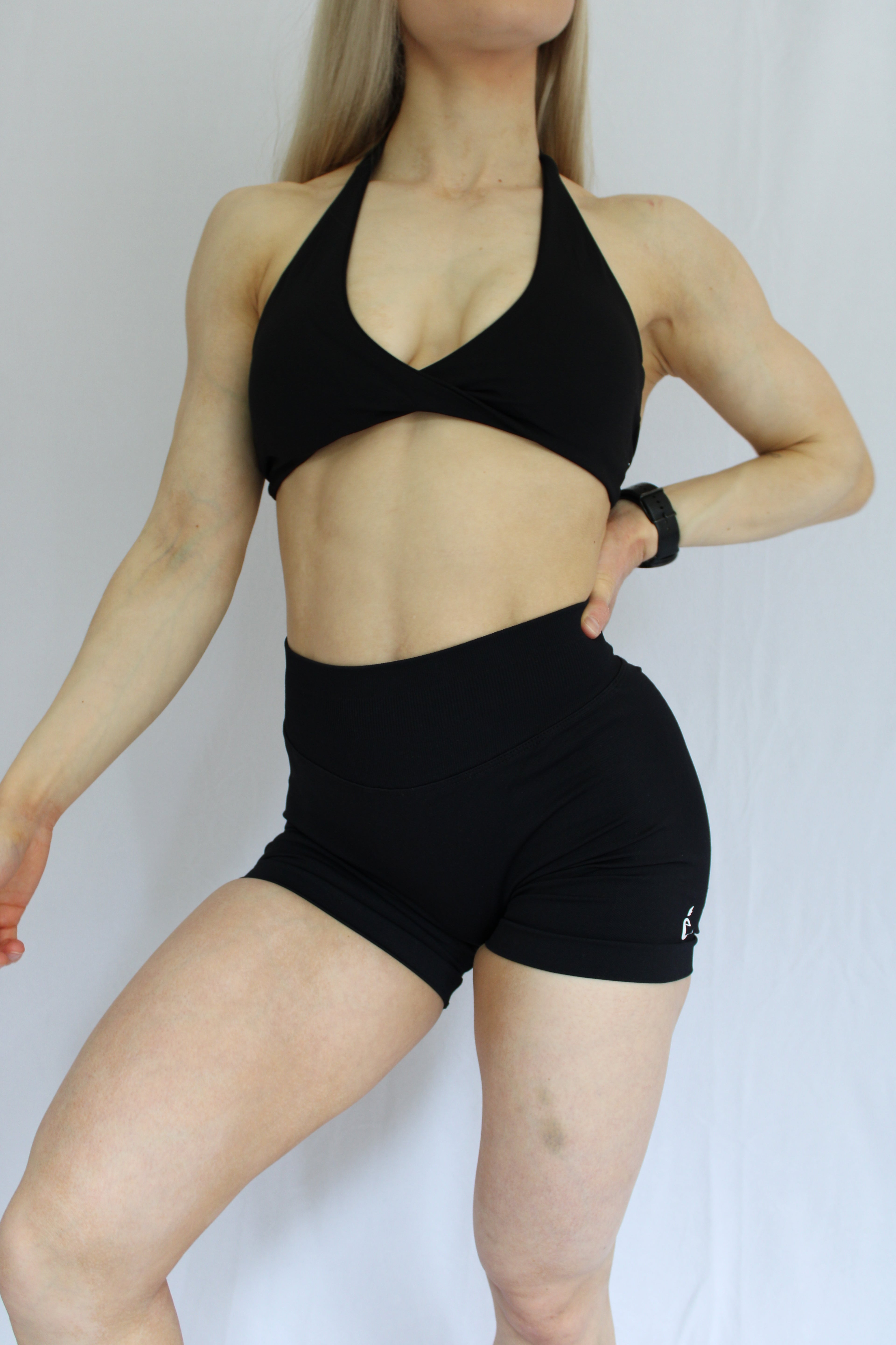 Origin V scrunch shorts
