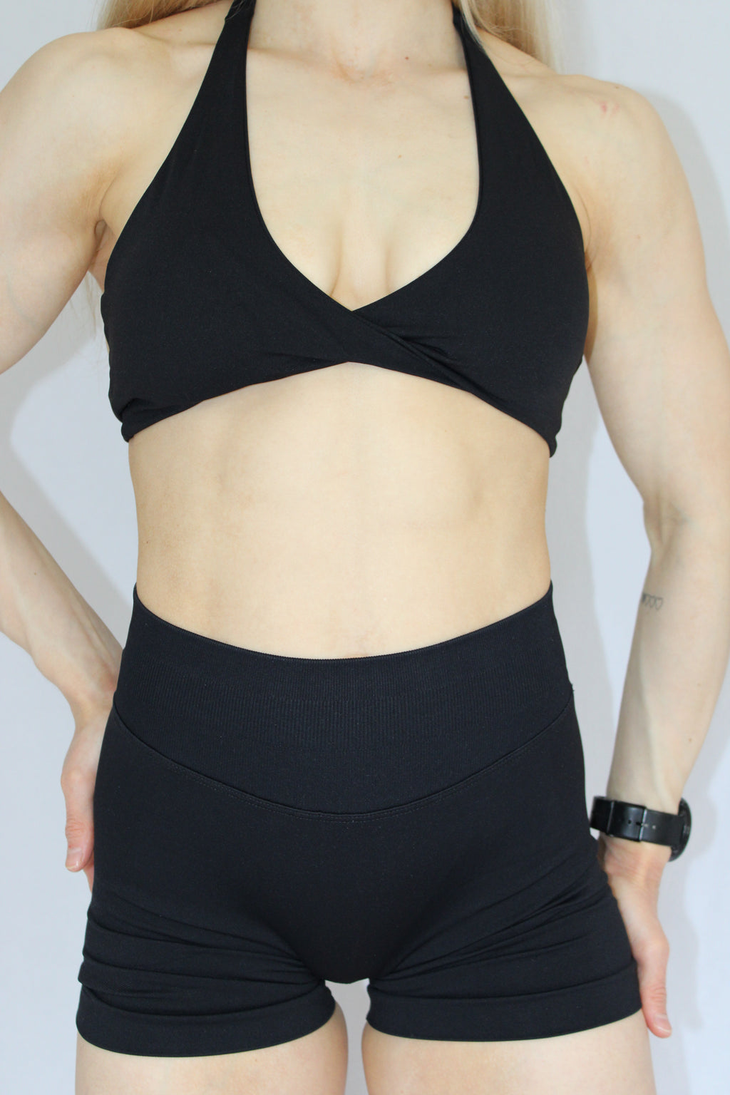 Origin V scrunch shorts