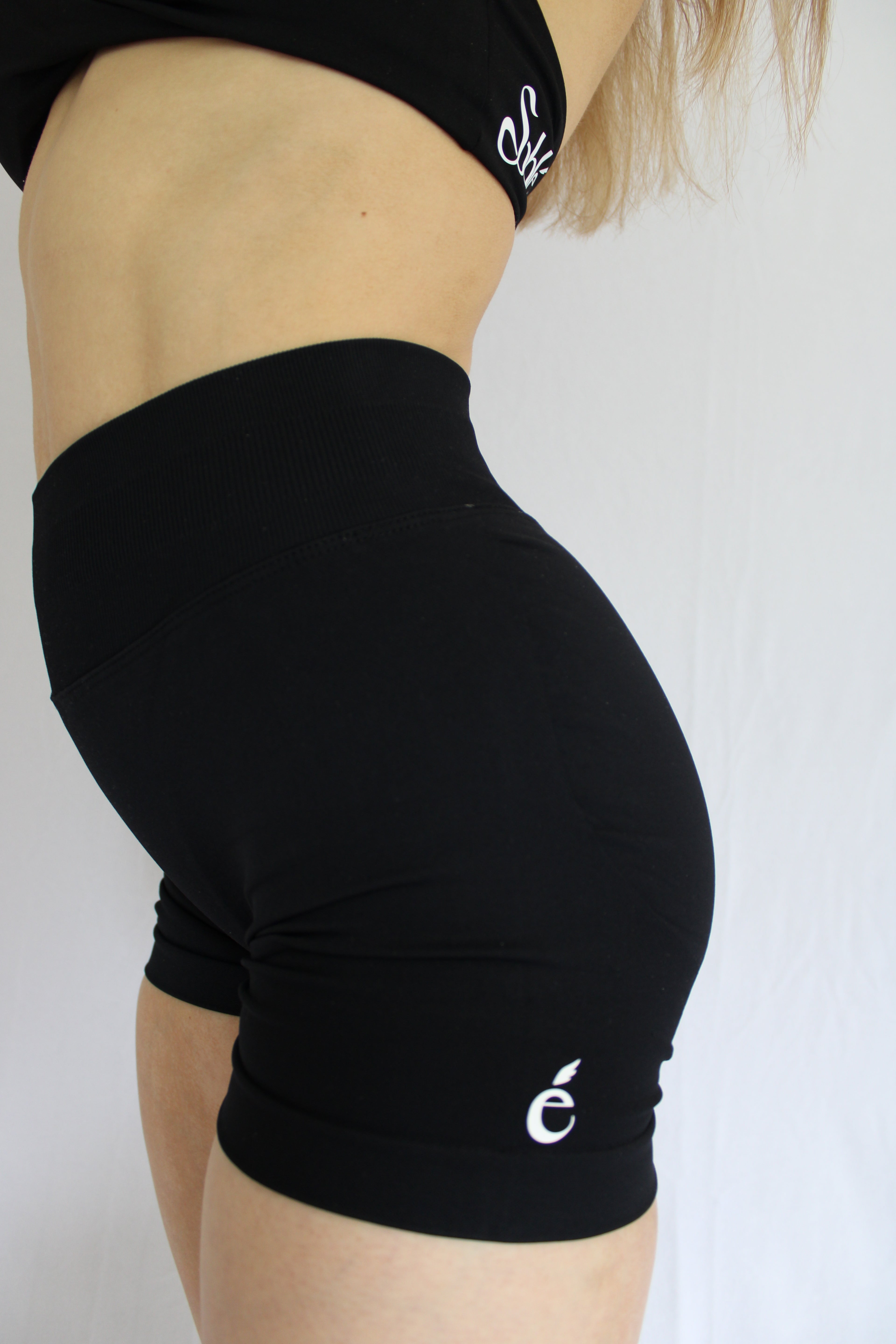 Origin V scrunch shorts