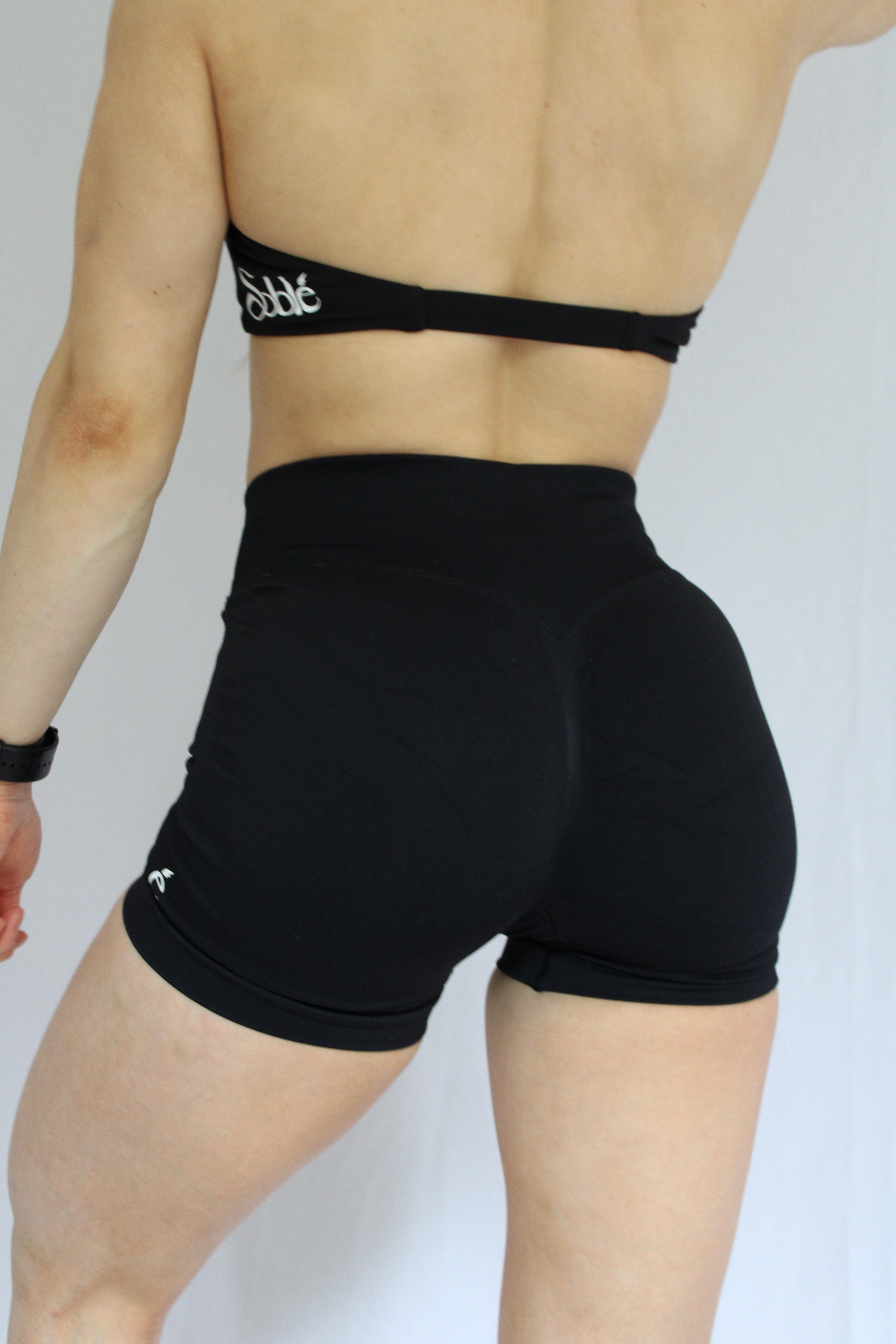 Origin V scrunch shorts